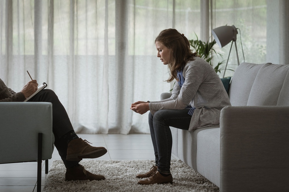 Frau bei der Psychotherapie